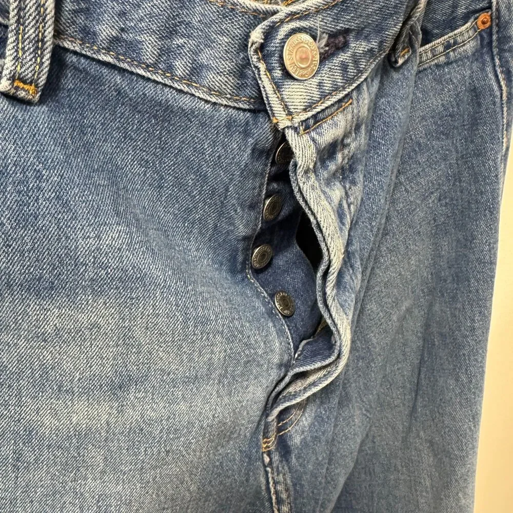 Levis 501 Mens 38x32 Button Fly Levis Premium Straight Leg